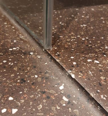 Holkehle beim Anschluss zum Boden